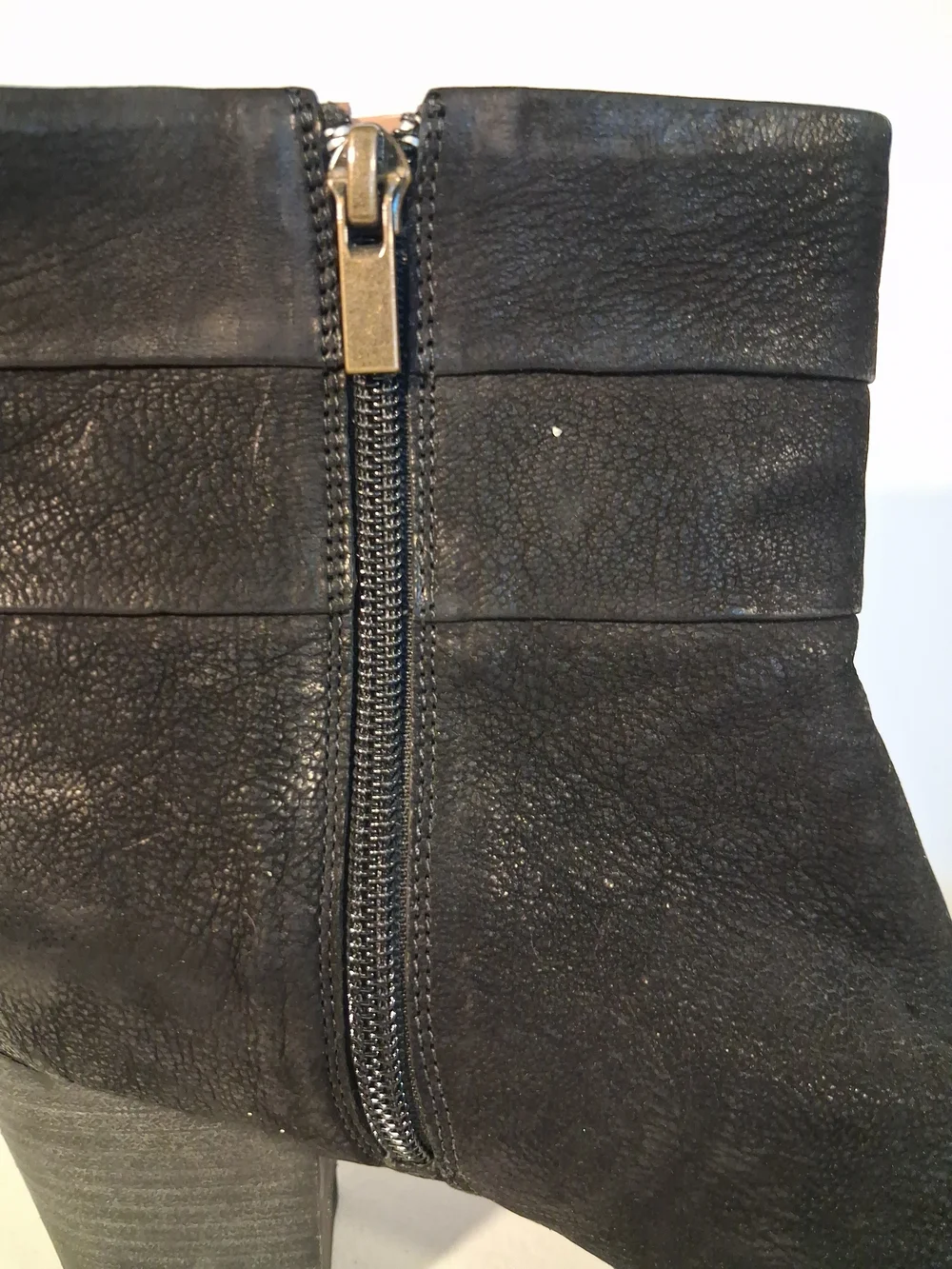 CLARKS Women's Shoes Black Suede Leather Block Heel Zip Ankle Boots Size 9.5